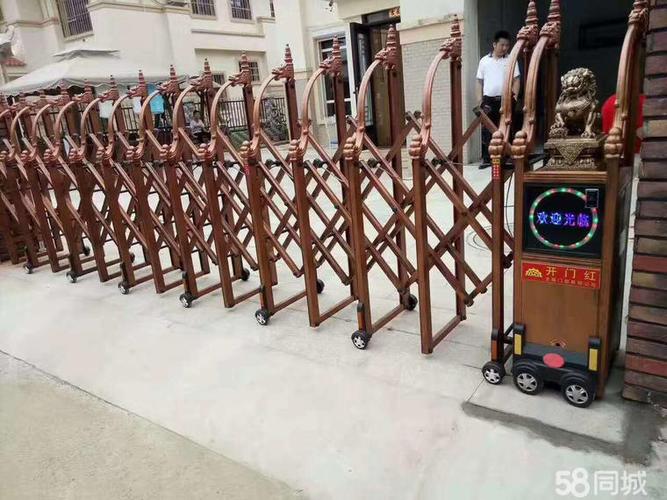张家口光大门业 车辆识别人脸识别道闸与伸缩门的智能安防解决方案